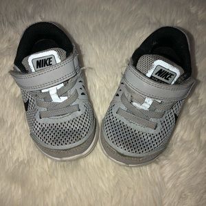 Size 5 Gray Nike Sneakers